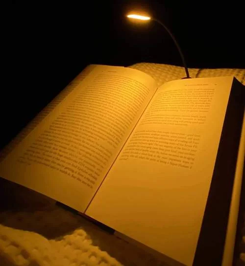 noblue-amber-book-light-night-lights-light-bulbs-blockbluelight-14904772296836_500x Éjszakai olvasó lámpa