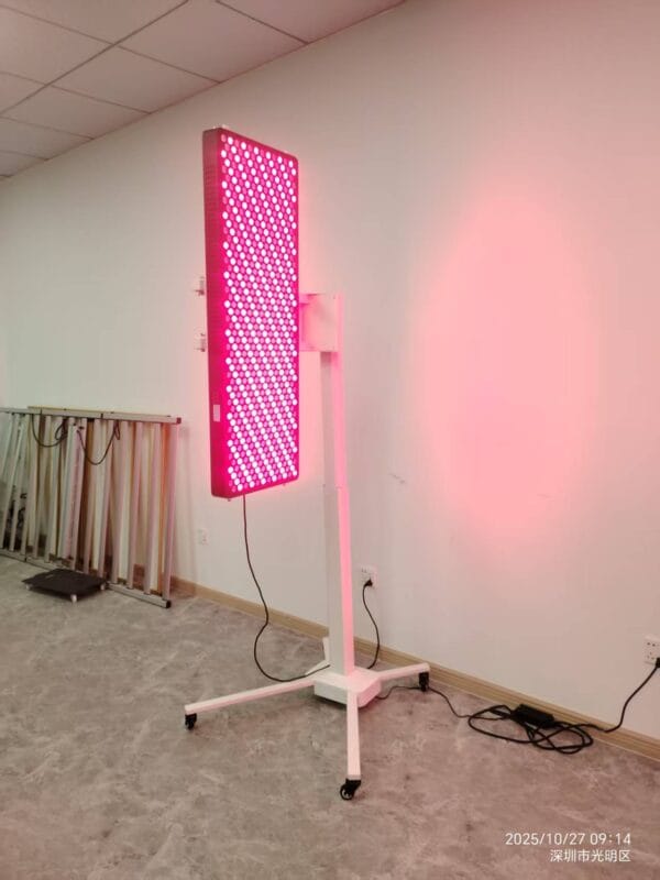 Image 20251114132708 vörös fény terápia állvány